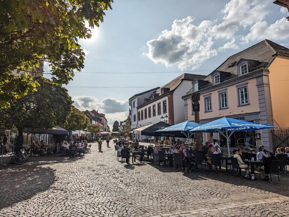 Schwarzlins Loftraum - Stilvolles Apartment Mit Smart Tv, Netflix, Disney Plus, Schnellem Wlan, Parken, Nespresso Sankt Ingbert Exteriér fotografie